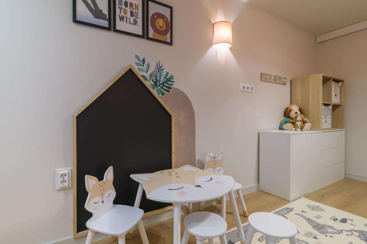 Black Sea Dolphin Apartment Варна Екстер'єр фото
